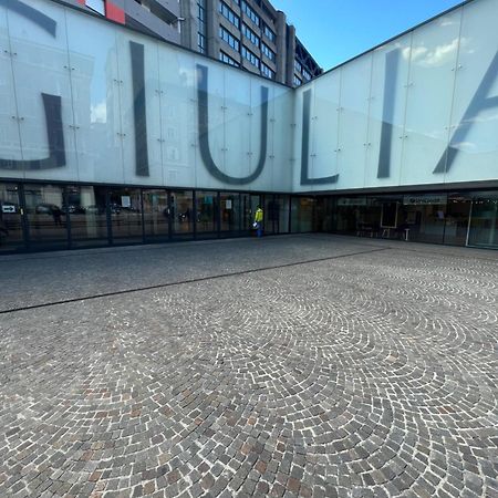 Alla Scalinata Del Teatro Rossetti Parcheggio Τεργέστη Εξωτερικό φωτογραφία