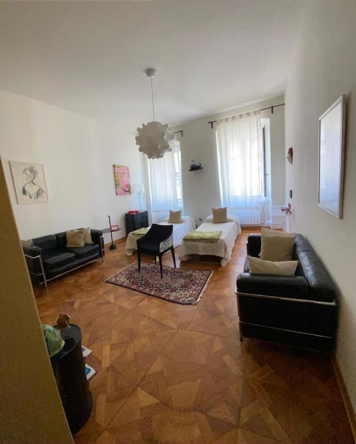 Alla Scalinata Del Teatro Rossetti Parcheggio Τεργέστη Εξωτερικό φωτογραφία