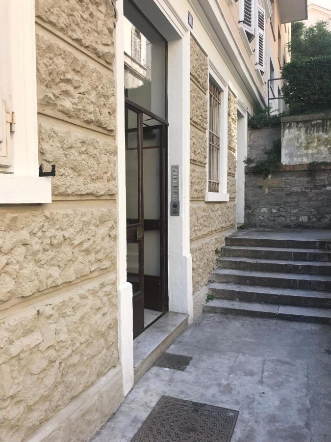Alla Scalinata Del Teatro Rossetti Parcheggio Τεργέστη Εξωτερικό φωτογραφία