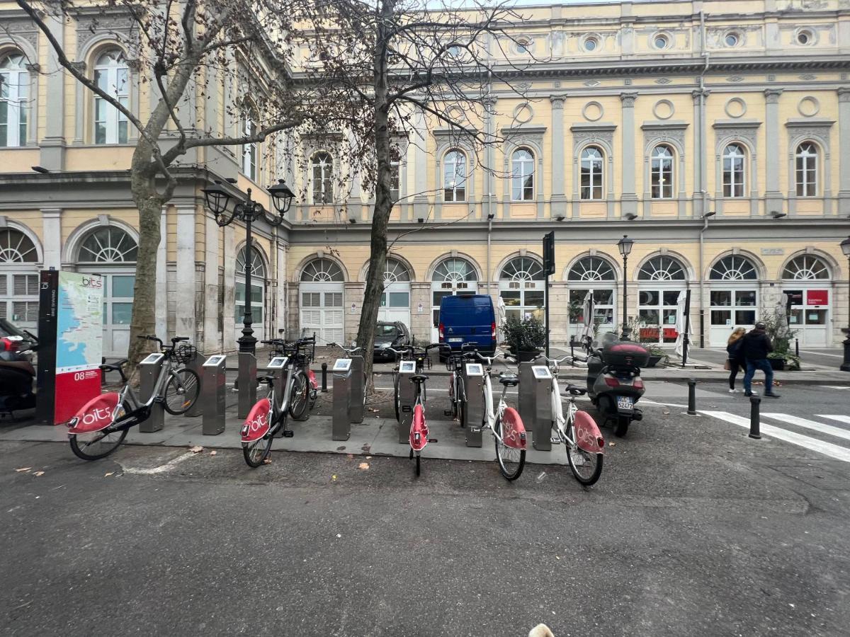 Alla Scalinata Del Teatro Rossetti Parcheggio Τεργέστη Εξωτερικό φωτογραφία