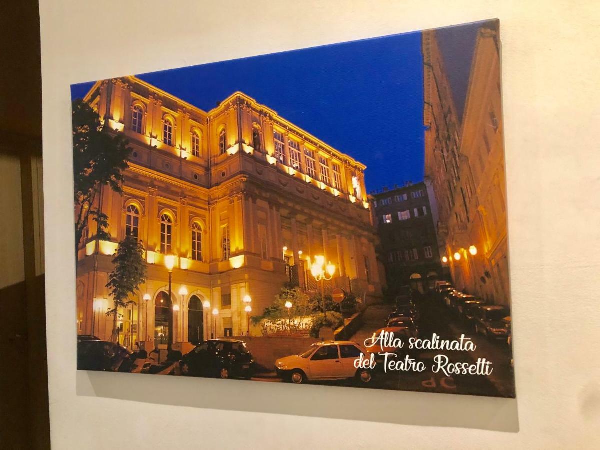 Alla Scalinata Del Teatro Rossetti Parcheggio Τεργέστη Εξωτερικό φωτογραφία