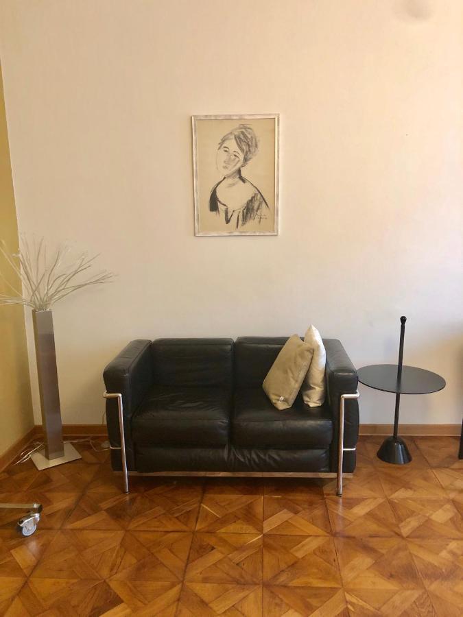 Alla Scalinata Del Teatro Rossetti Parcheggio Τεργέστη Εξωτερικό φωτογραφία